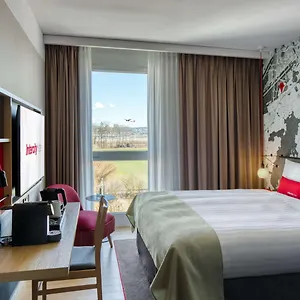Отель Intercityhotel Zuerich Airport Рюмланг
